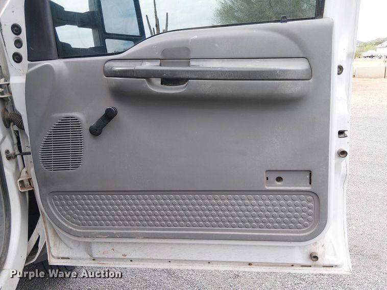 image for item EC1230 2003 Ford F450 flatbed truck