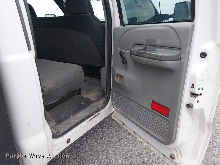 image for item EC1230 2003 Ford F450 flatbed truck