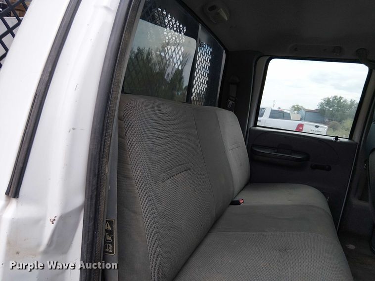 image for item EC1230 2003 Ford F450 flatbed truck