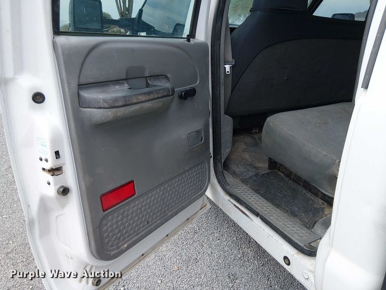 image for item EC1230 2003 Ford F450 flatbed truck