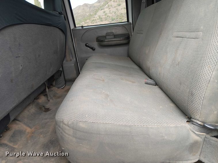 image for item EC1230 2003 Ford F450 flatbed truck