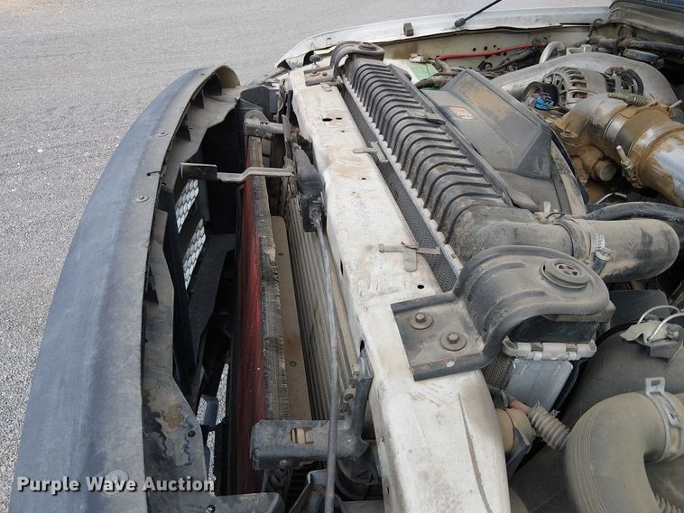 image for item EC1230 2003 Ford F450 flatbed truck