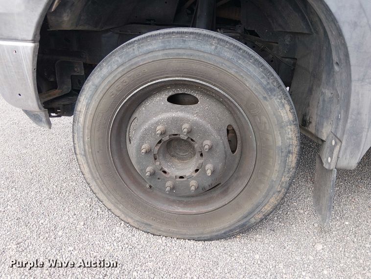 image for item EC1230 2003 Ford F450 flatbed truck