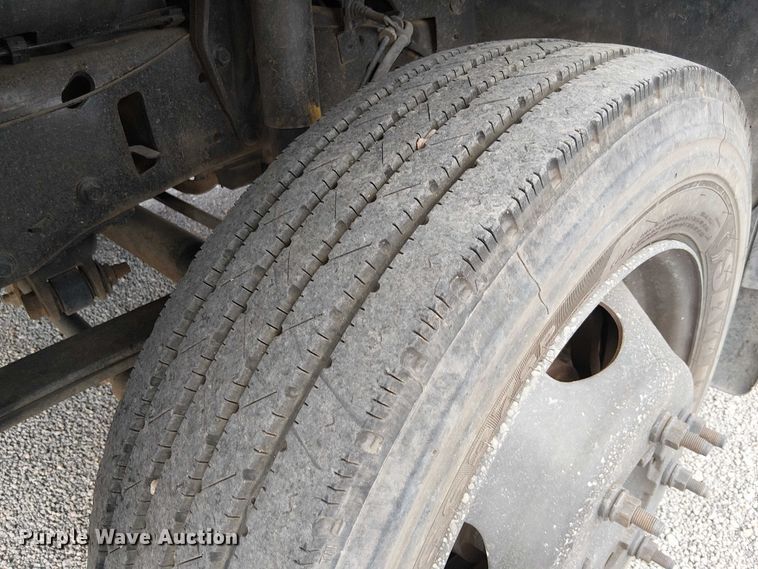 image for item EC1230 2003 Ford F450 flatbed truck