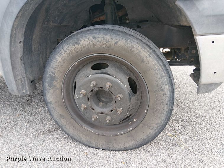 image for item EC1230 2003 Ford F450 flatbed truck