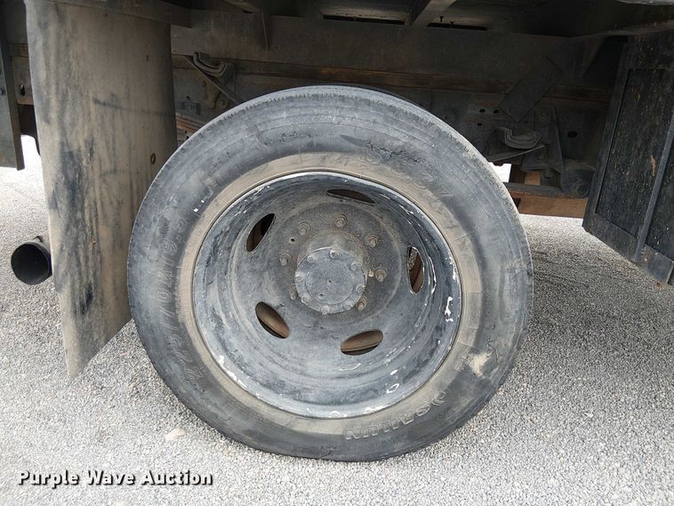 image for item EC1230 2003 Ford F450 flatbed truck