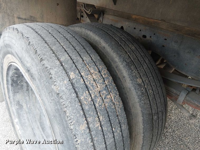 image for item EC1230 2003 Ford F450 flatbed truck