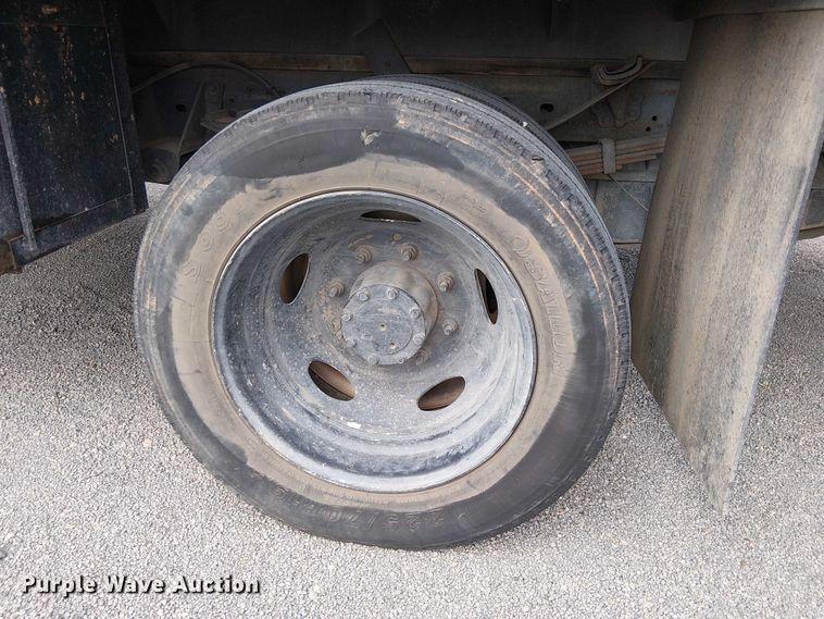 image for item EC1230 2003 Ford F450 flatbed truck