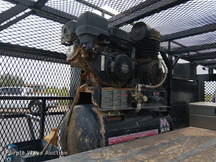 image for item EC1230 2003 Ford F450 flatbed truck