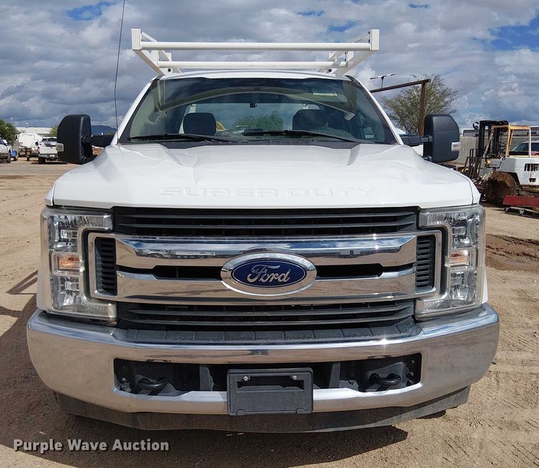 image for item EC1234 2018 Ford F250 Super Duty SuperCab utility bed pickup truck