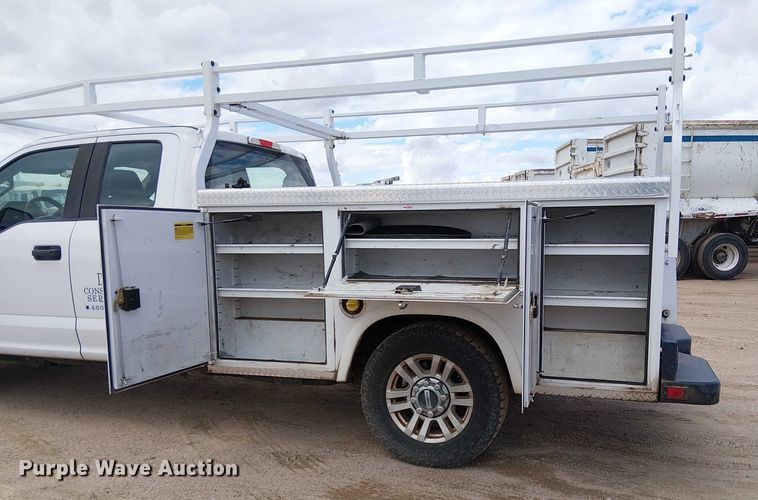 image for item EC1234 2018 Ford F250 Super Duty SuperCab utility bed pickup truck