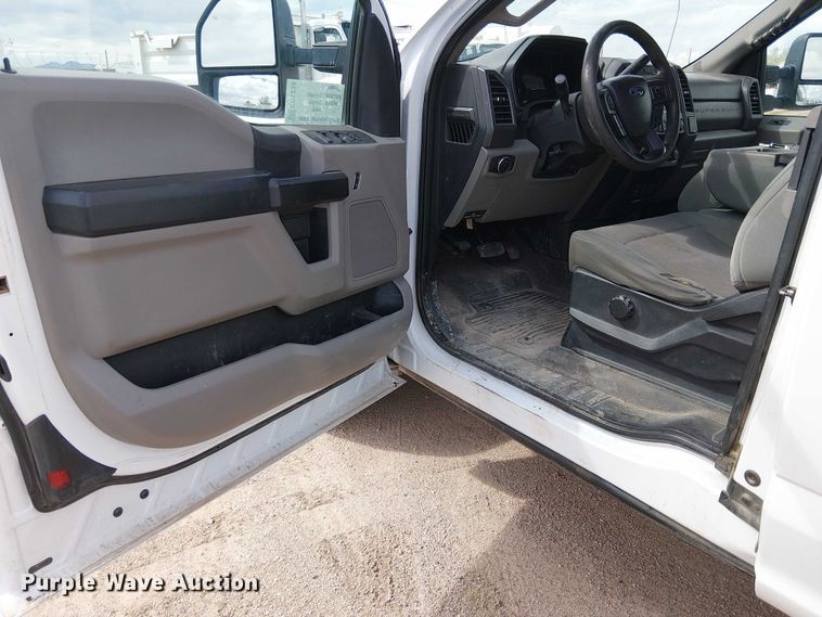 image for item EC1234 2018 Ford F250 Super Duty SuperCab utility bed pickup truck