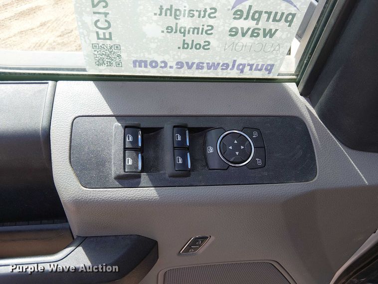 image for item EC1234 2018 Ford F250 Super Duty SuperCab utility bed pickup truck