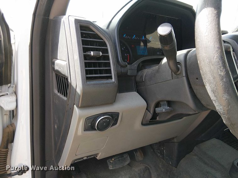 image for item EC1234 2018 Ford F250 Super Duty SuperCab utility bed pickup truck