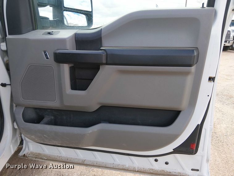 image for item EC1234 2018 Ford F250 Super Duty SuperCab utility bed pickup truck