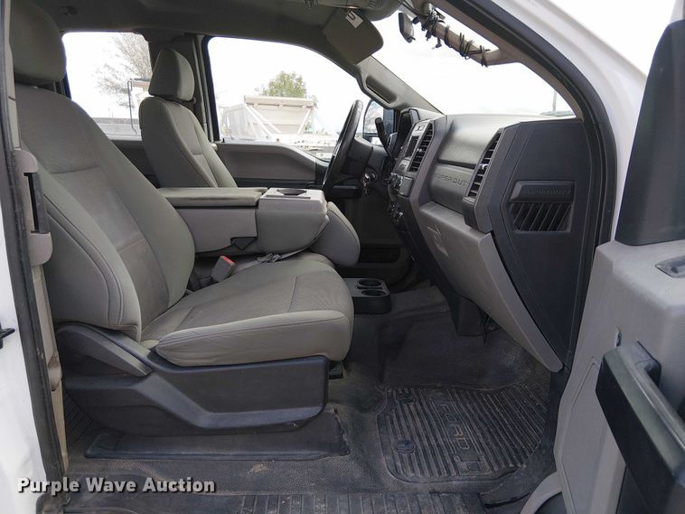 image for item EC1234 2018 Ford F250 Super Duty SuperCab utility bed pickup truck