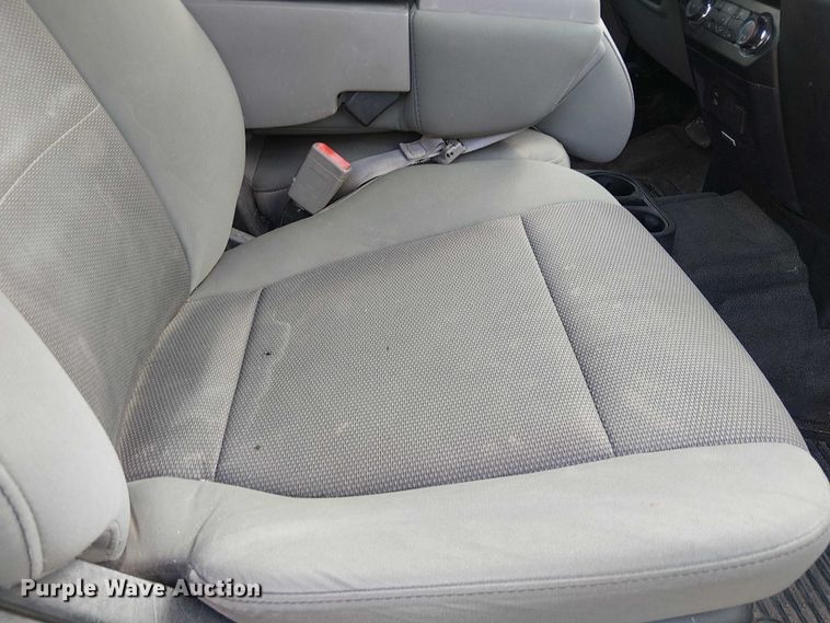 image for item EC1234 2018 Ford F250 Super Duty SuperCab utility bed pickup truck