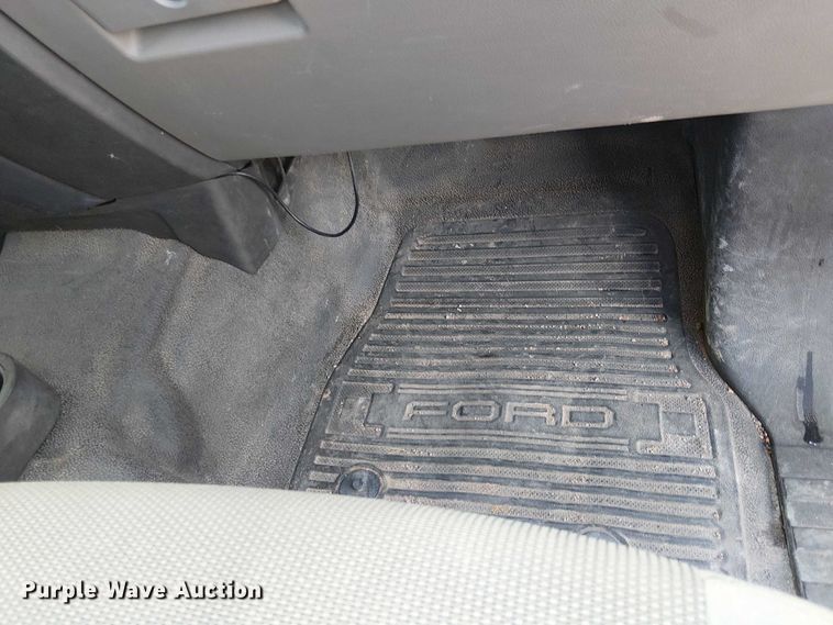 image for item EC1234 2018 Ford F250 Super Duty SuperCab utility bed pickup truck