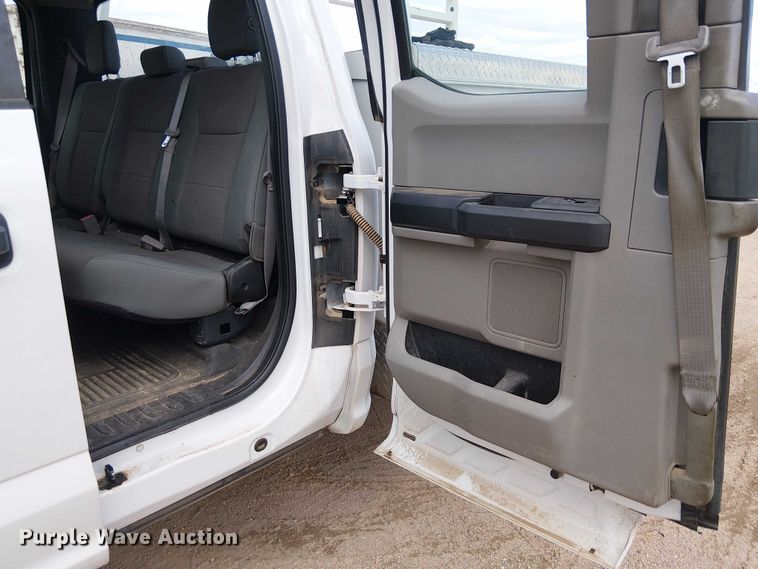 image for item EC1234 2018 Ford F250 Super Duty SuperCab utility bed pickup truck