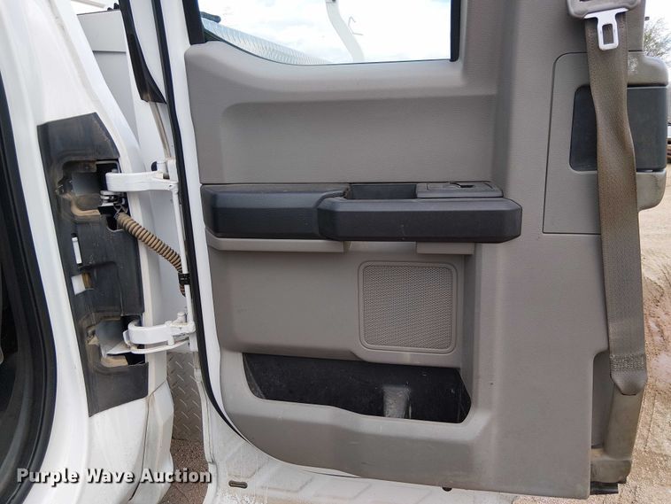 image for item EC1234 2018 Ford F250 Super Duty SuperCab utility bed pickup truck