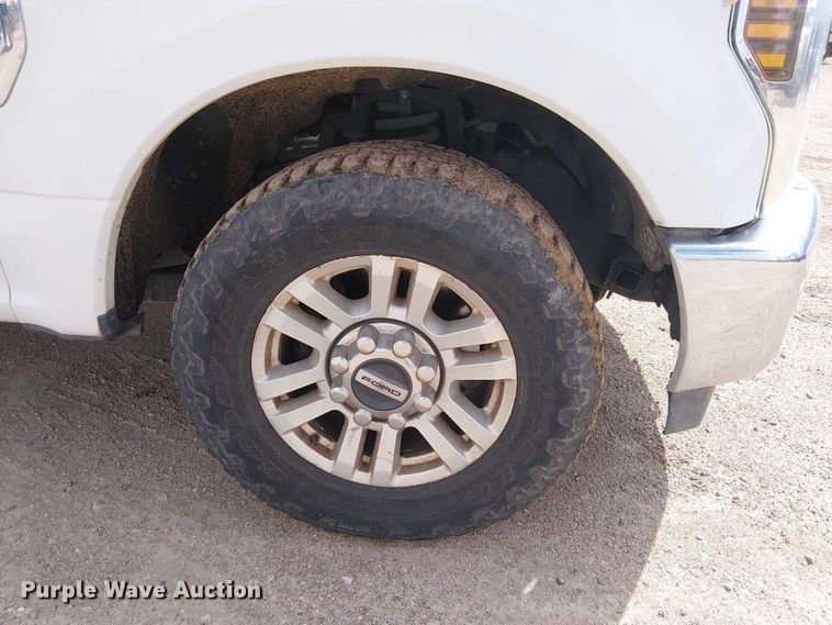 image for item EC1234 2018 Ford F250 Super Duty SuperCab utility bed pickup truck