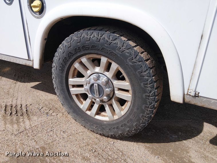 image for item EC1234 2018 Ford F250 Super Duty SuperCab utility bed pickup truck