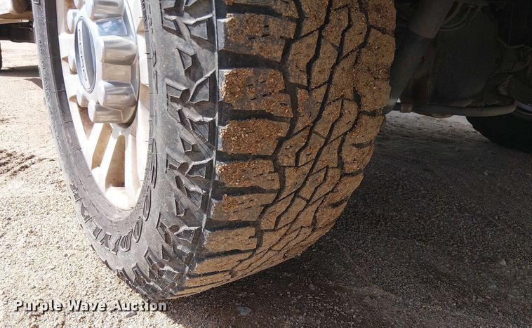 image for item EC1234 2018 Ford F250 Super Duty SuperCab utility bed pickup truck