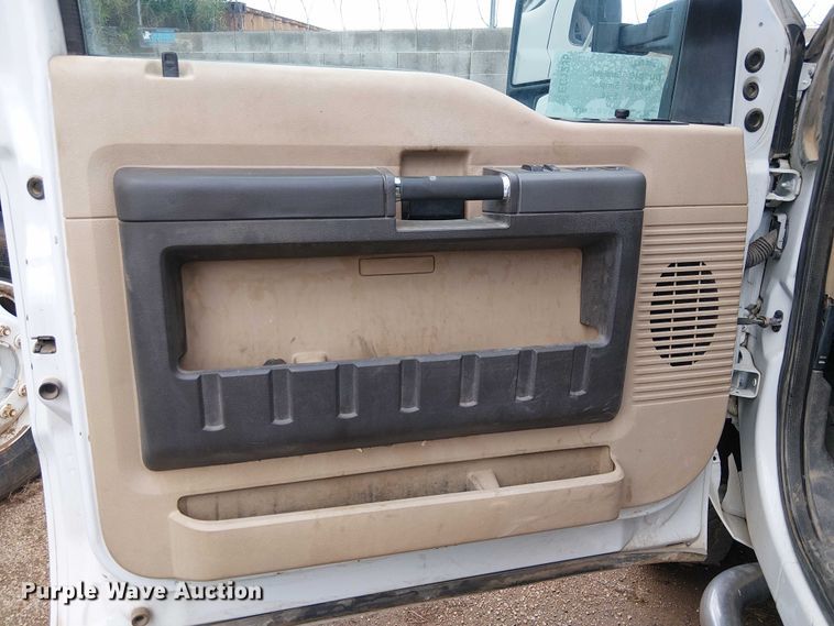 image for item EC1235 2012 Ford F250 Super Duty Crew Cab pickup truck