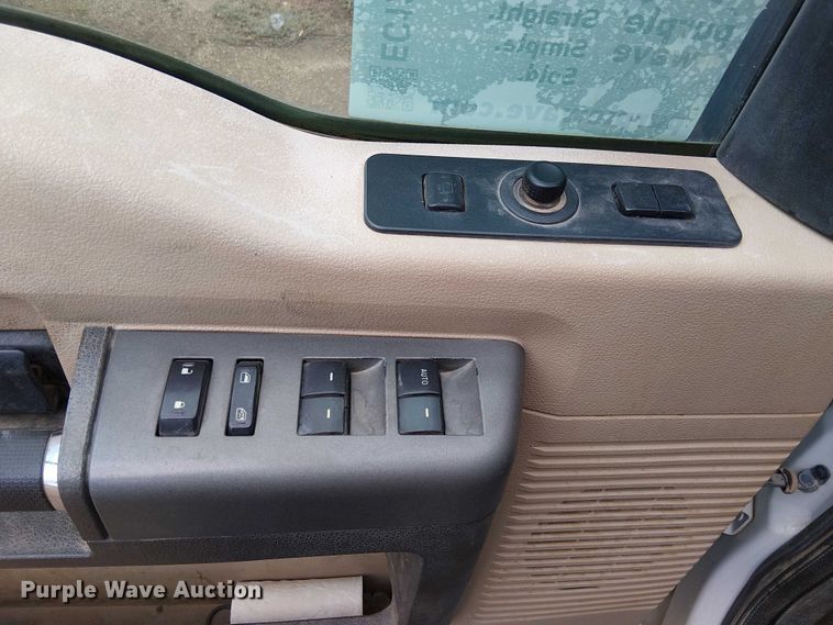 image for item EC1235 2012 Ford F250 Super Duty Crew Cab pickup truck