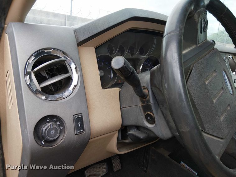 image for item EC1235 2012 Ford F250 Super Duty Crew Cab pickup truck