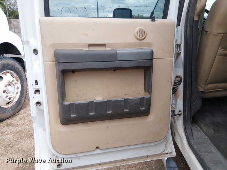 image for item EC1235 2012 Ford F250 Super Duty Crew Cab pickup truck