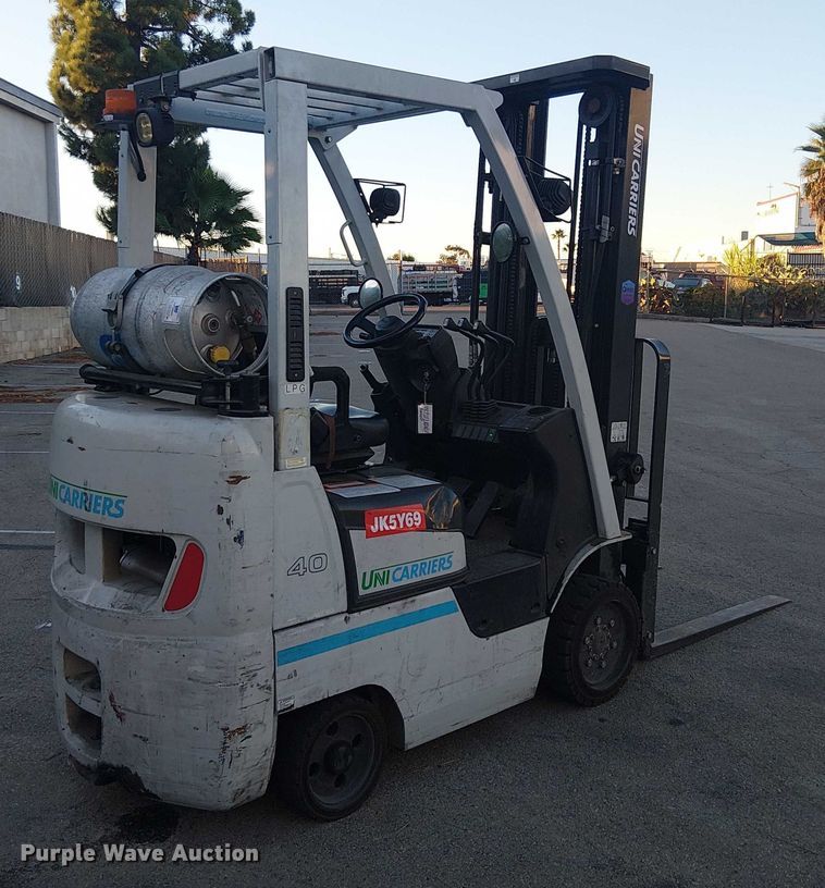 MONTACARGAS 2017 UNICARRIERS CFS40