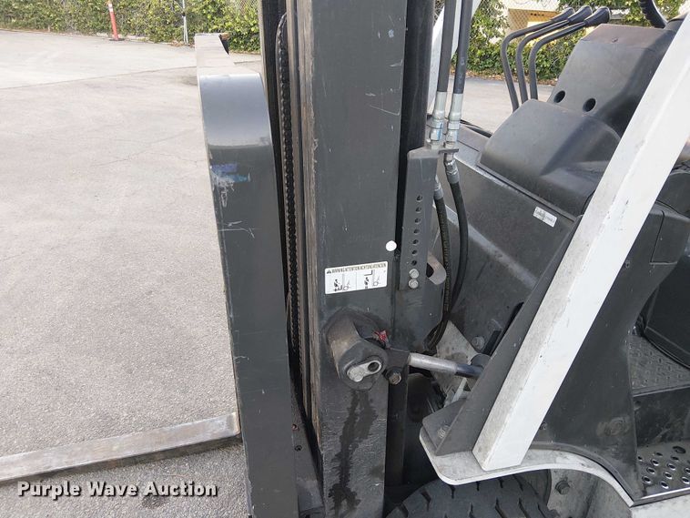 image for item EC1245 2017 UniCarriers CFS40 forklift