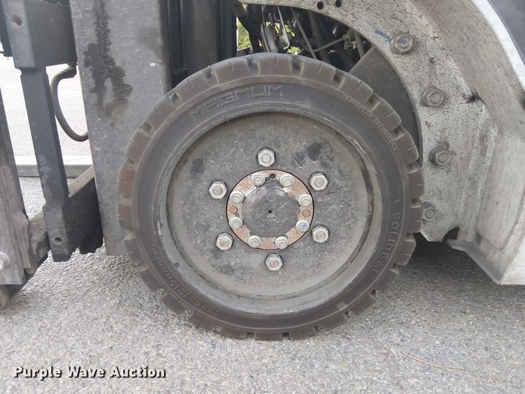 image for item EC1245 2017 UniCarriers CFS40 forklift