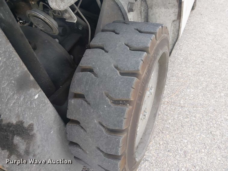 image for item EC1245 2017 UniCarriers CFS40 forklift