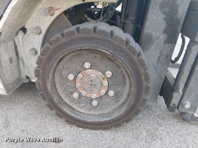 image for item EC1245 2017 UniCarriers CFS40 forklift