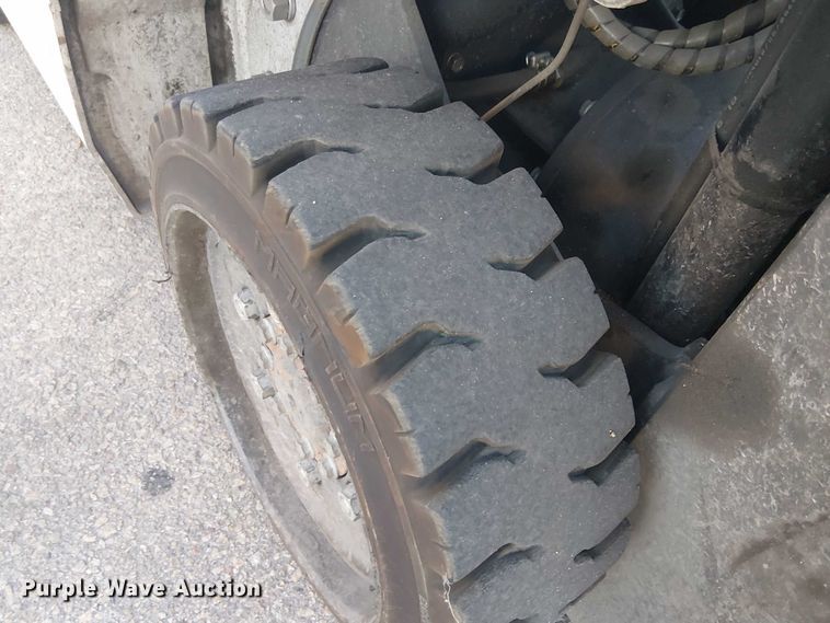 image for item EC1245 2017 UniCarriers CFS40 forklift