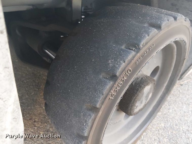 image for item EC1245 2017 UniCarriers CFS40 forklift