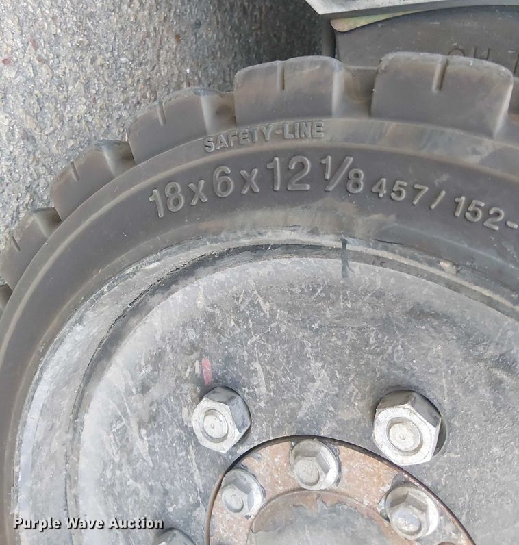 image for item EC1245 2017 UniCarriers CFS40 forklift