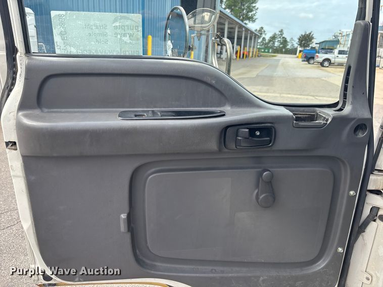 image for item EC3868 2008 GMC T6500 box truck