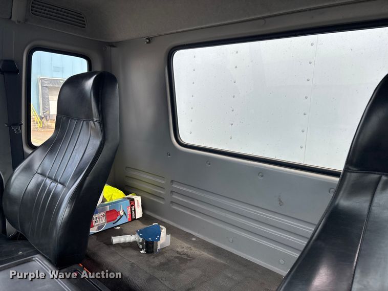 image for item EC3868 2008 GMC T6500 box truck