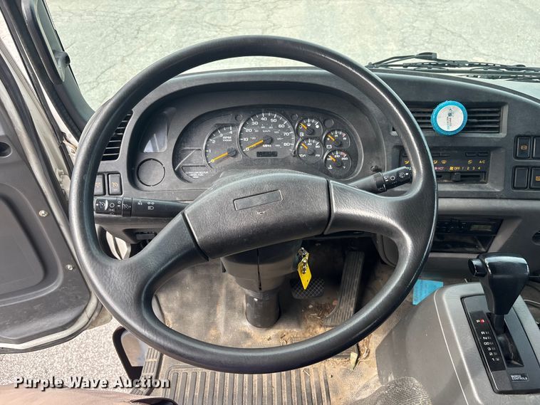 image for item EC3868 2008 GMC T6500 box truck