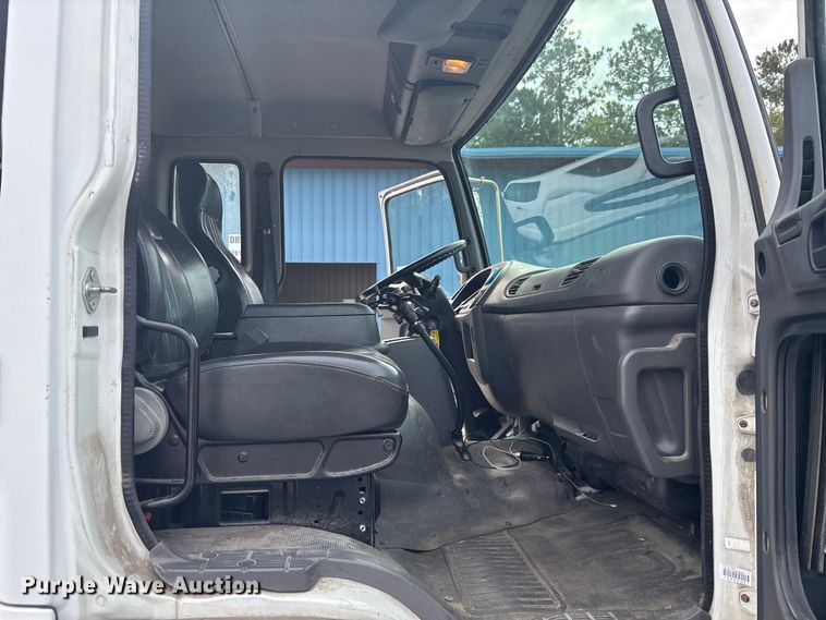 image for item EC3868 2008 GMC T6500 box truck