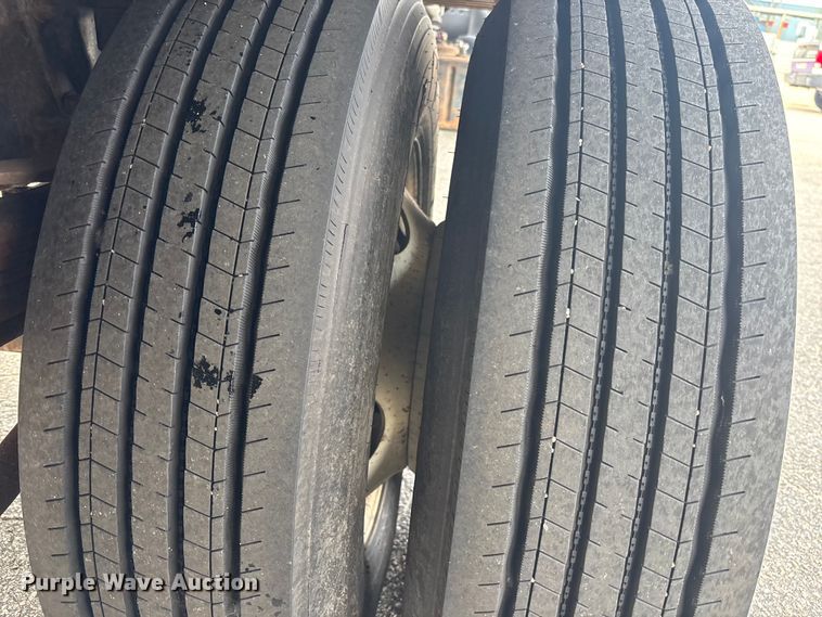 image for item EC3868 2008 GMC T6500 box truck