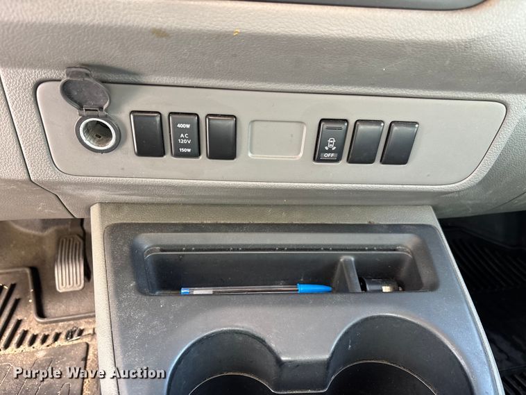 image for item EC3889 2012 Nissan NV2500HD van