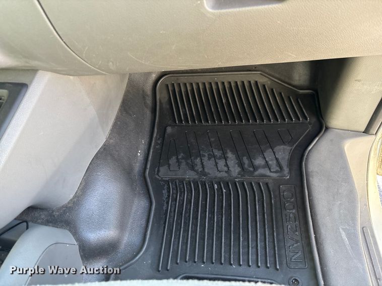 image for item EC3889 2012 Nissan NV2500HD van