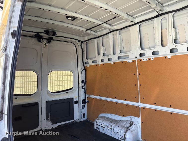 image for item EC3889 2012 Nissan NV2500HD van