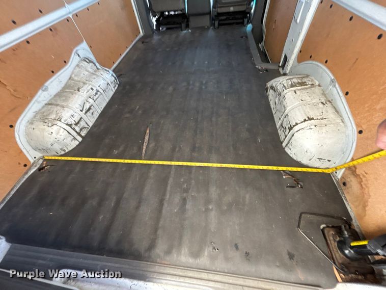 image for item EC3889 2012 Nissan NV2500HD van