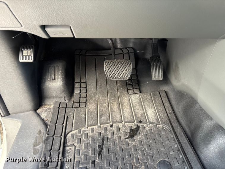 image for item EC3890 2019 Nissan NV2500HD van