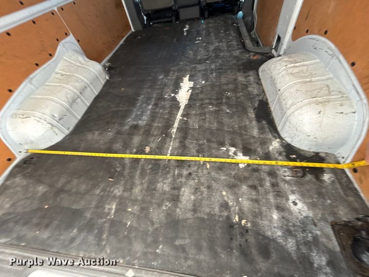 image for item EC3890 2019 Nissan NV2500HD van